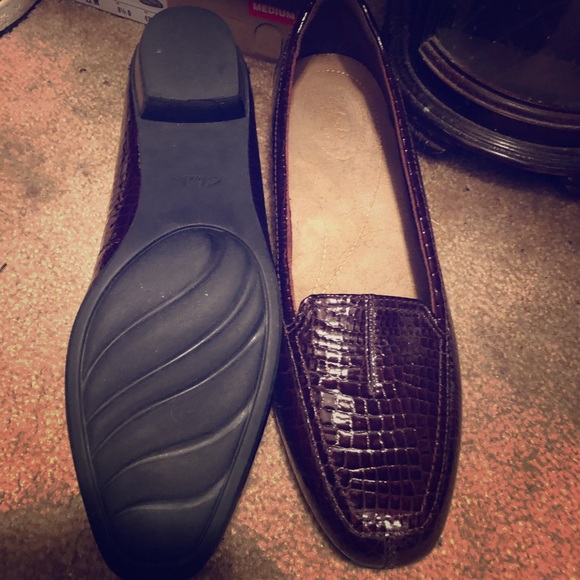 clarks flat dress shoes